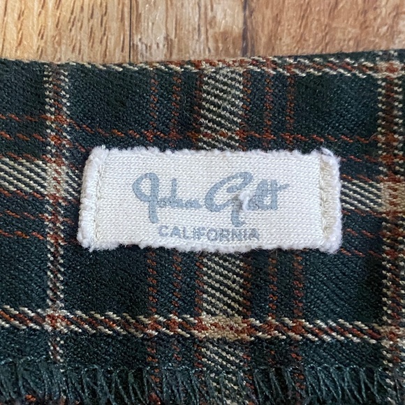 Brandy Melville Green Plaid Skirt - Picture 6 of 7